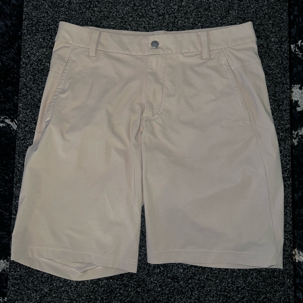 lululemon khaki shorts